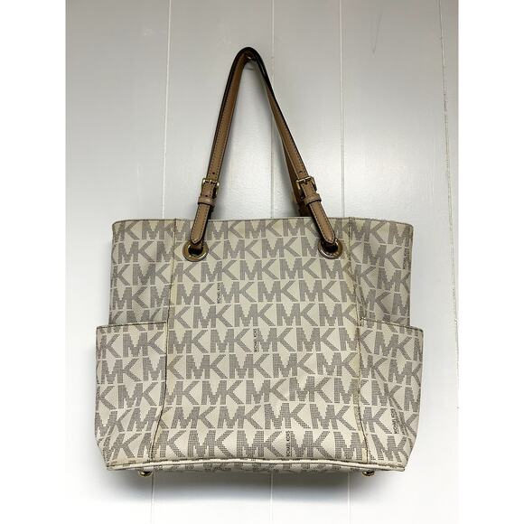 Michael Kors Monogram Tote Bag – Light Beige – Classic Everyday Style - Picture 3 of 8